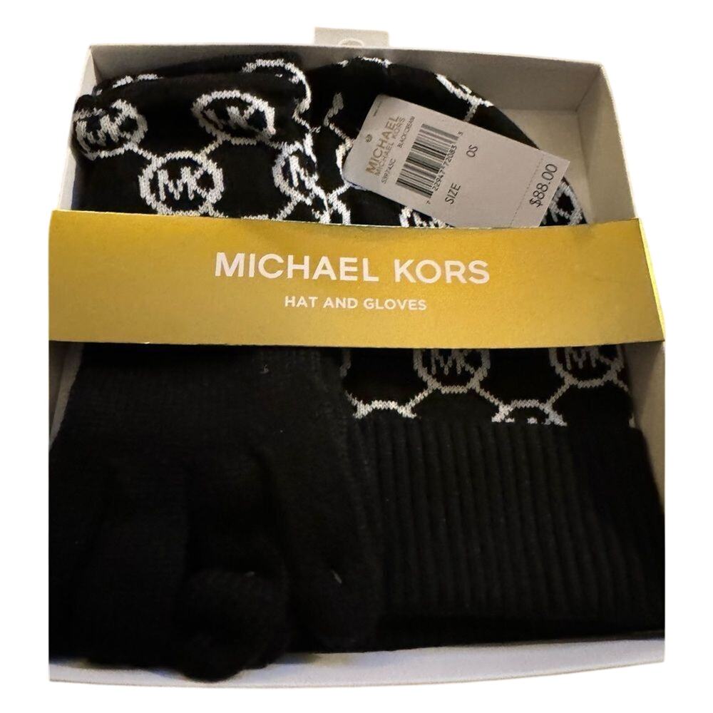MICHAEL KORS Monogrammed Hat and Gloves Boxed Set, MSRP $88, New With Tags